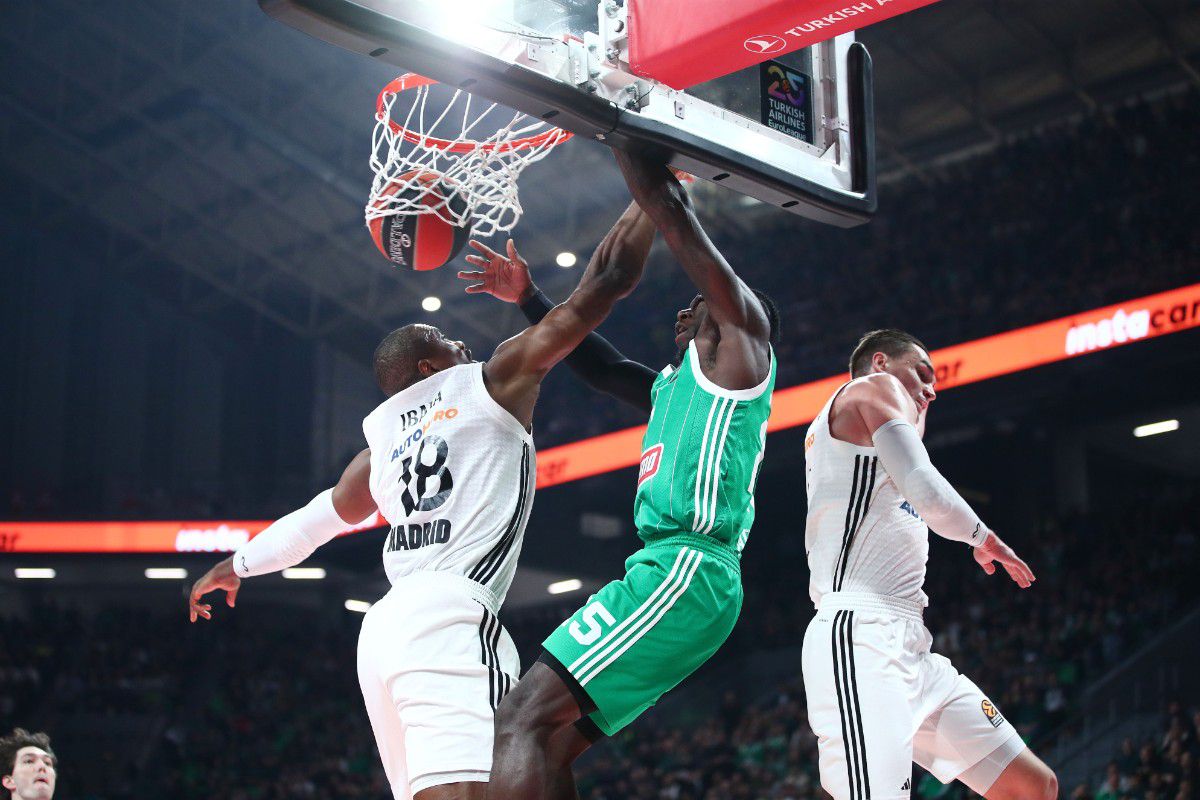 «Magic Moment» της σεζόν στη Euroleague το ασύλληπτο κάρφωμα του Ναν στον Ιμπάκα (vid)