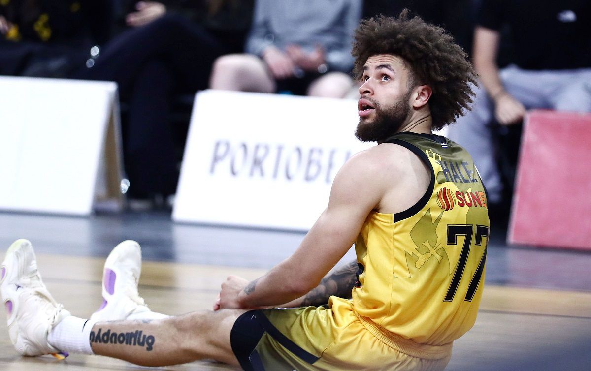 Ο Χάντερ Χέιλ και τα ελληνικά τατουάζ