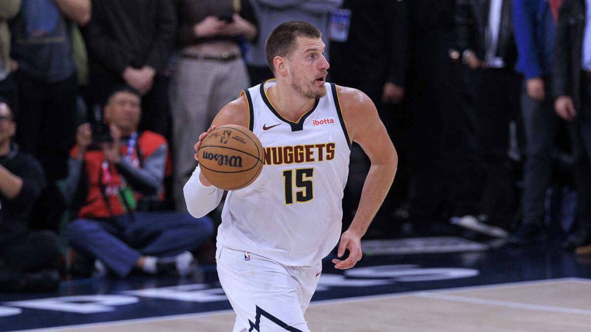 Παλαίμαχοι αστέρες του NBA αποθεώνουν τον Γιόκιτς: «Μόνο ο Τζόρνταν συγκρίνεται μαζί του»