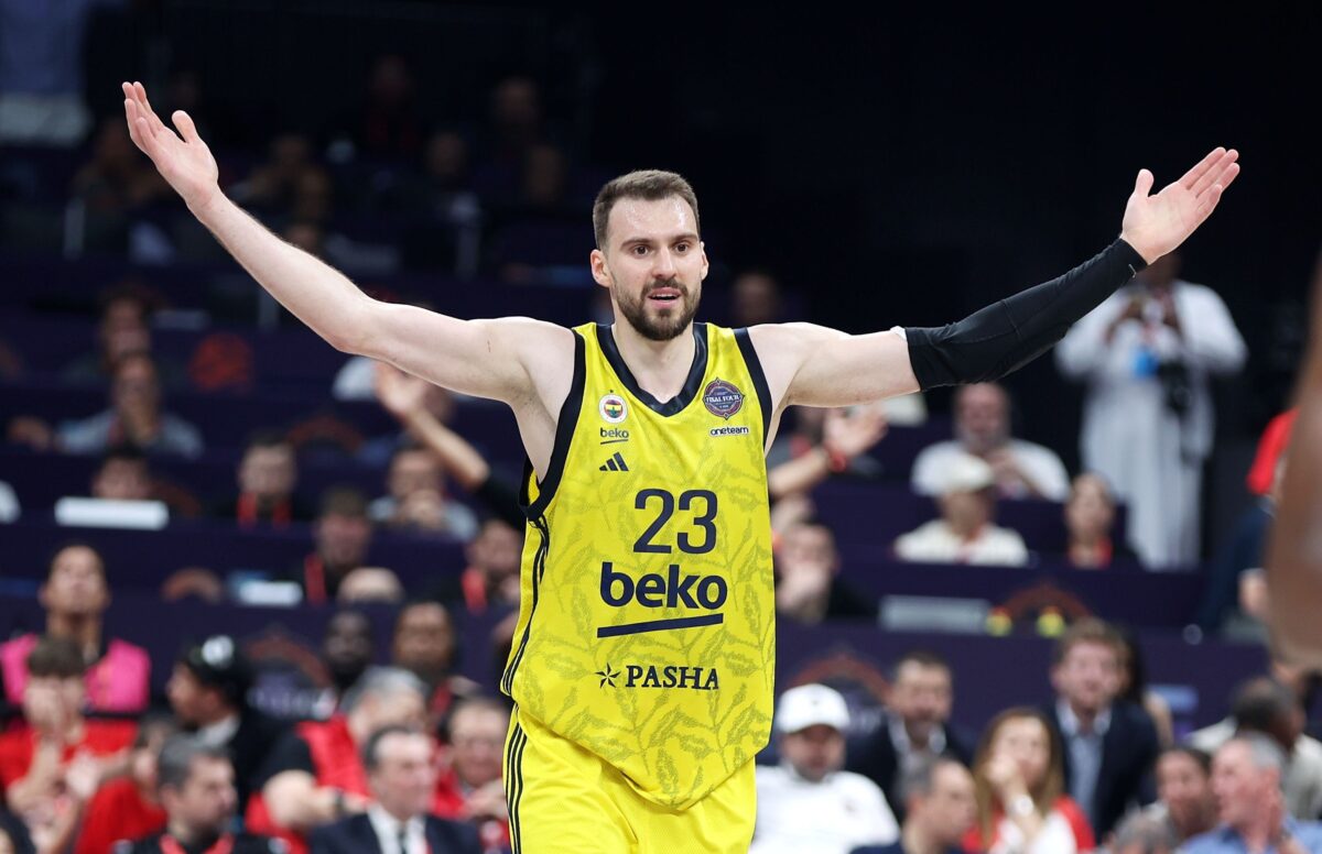 «Η Αρμάνι έχει κάνει πρόταση στον Γκούντουριτς που δύσκολα μπορεί να αρνηθεί»