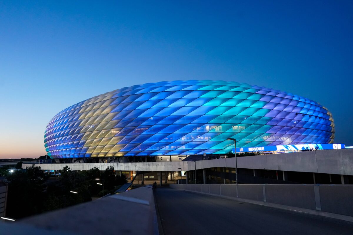 Απόψε τ’ αστέρια πατάνε και πάλι στη Γη, αλλά όχι για πολύ!