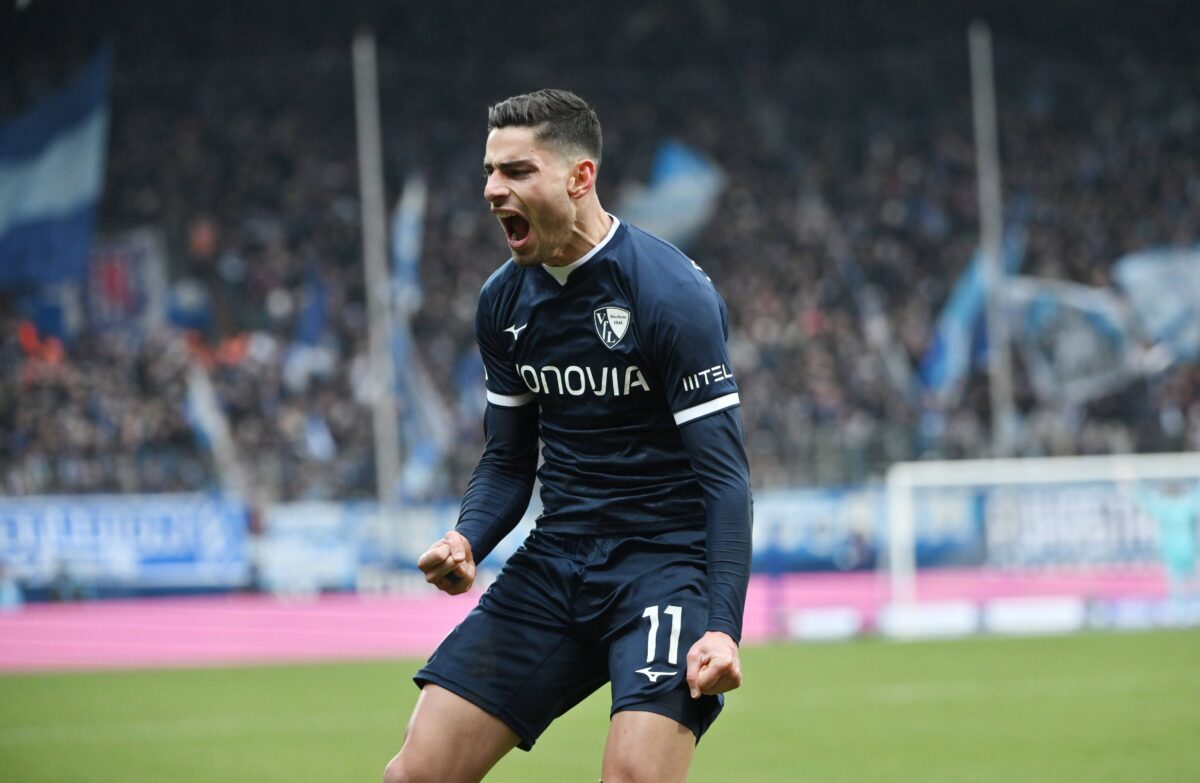 Ο Γιώργος Μασούρας πανηγυρίζει με τη Μπόχουμ