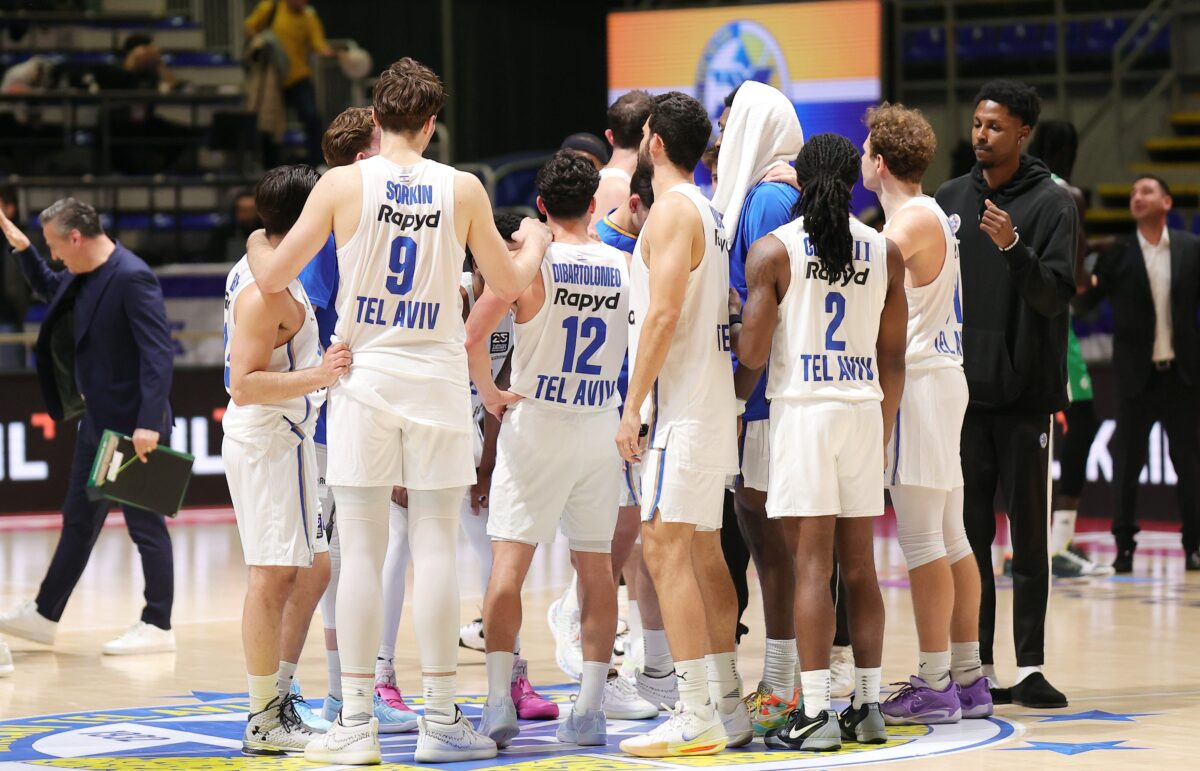 Η Μακάμπι Τελ Αβίβ επιτρέπει στους ξένους παίκτες να φύγουν από το Ισραήλ