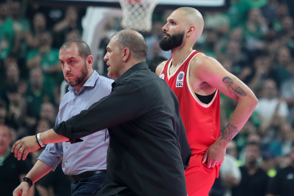 Αποβλήθηκε στο ντέρμπι με τον Παναθηναϊκό ο Εβάν Φουρνιέ – Ένσταση του Ολυμπιακού (vid)