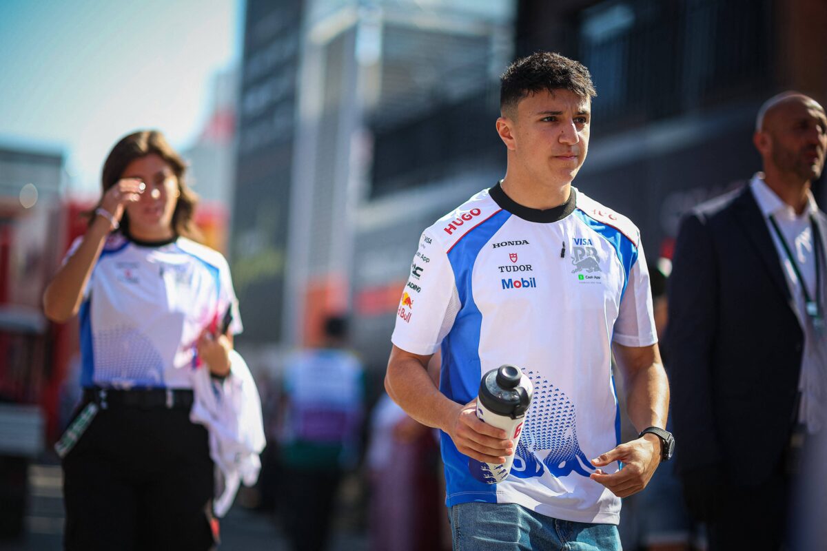 Ο Χατζάρ δεν είναι ακόμα έτοιμος να οδηγήσει για τη Red Bull