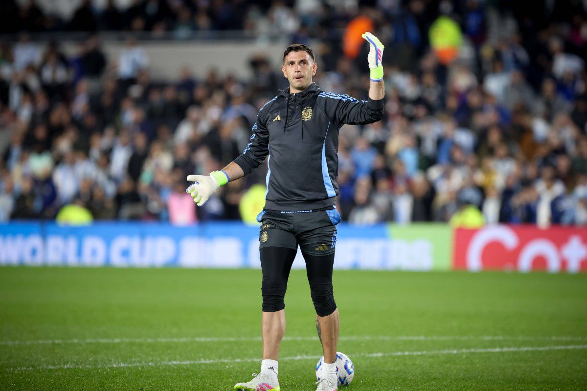 Η Μάντσεστερ Γιουνάιτεντ ενδιαφέρεται για τον Εμιλιάνο Μαρτίνες, αλλά προς το παρόν δεν θα κινηθεί