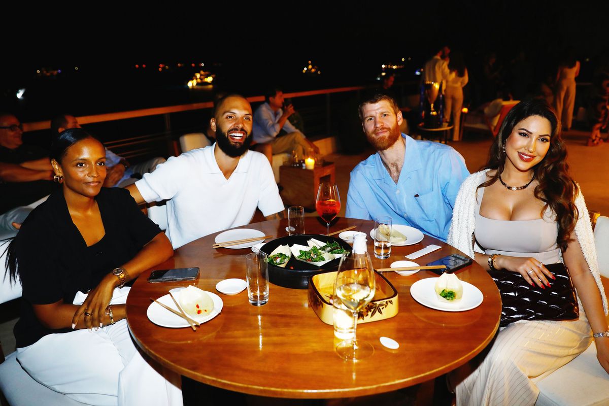 Ολυμπιακός: Το δείπνο των πρωταθλητών στη Βουλιαγμένη (pics)