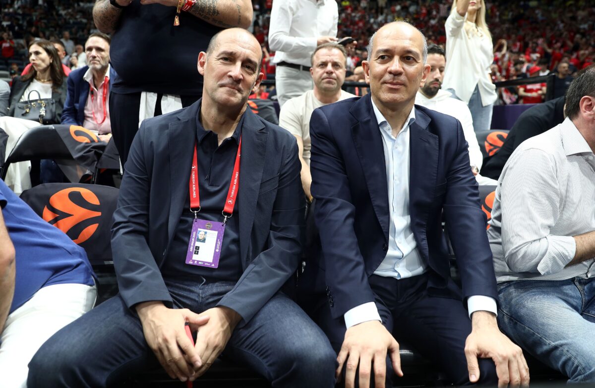 Στο Υπουργείο οι αδελφοί Αγγελόπουλοι για τη συνάντηση με τον Γιάννη Βρούτση