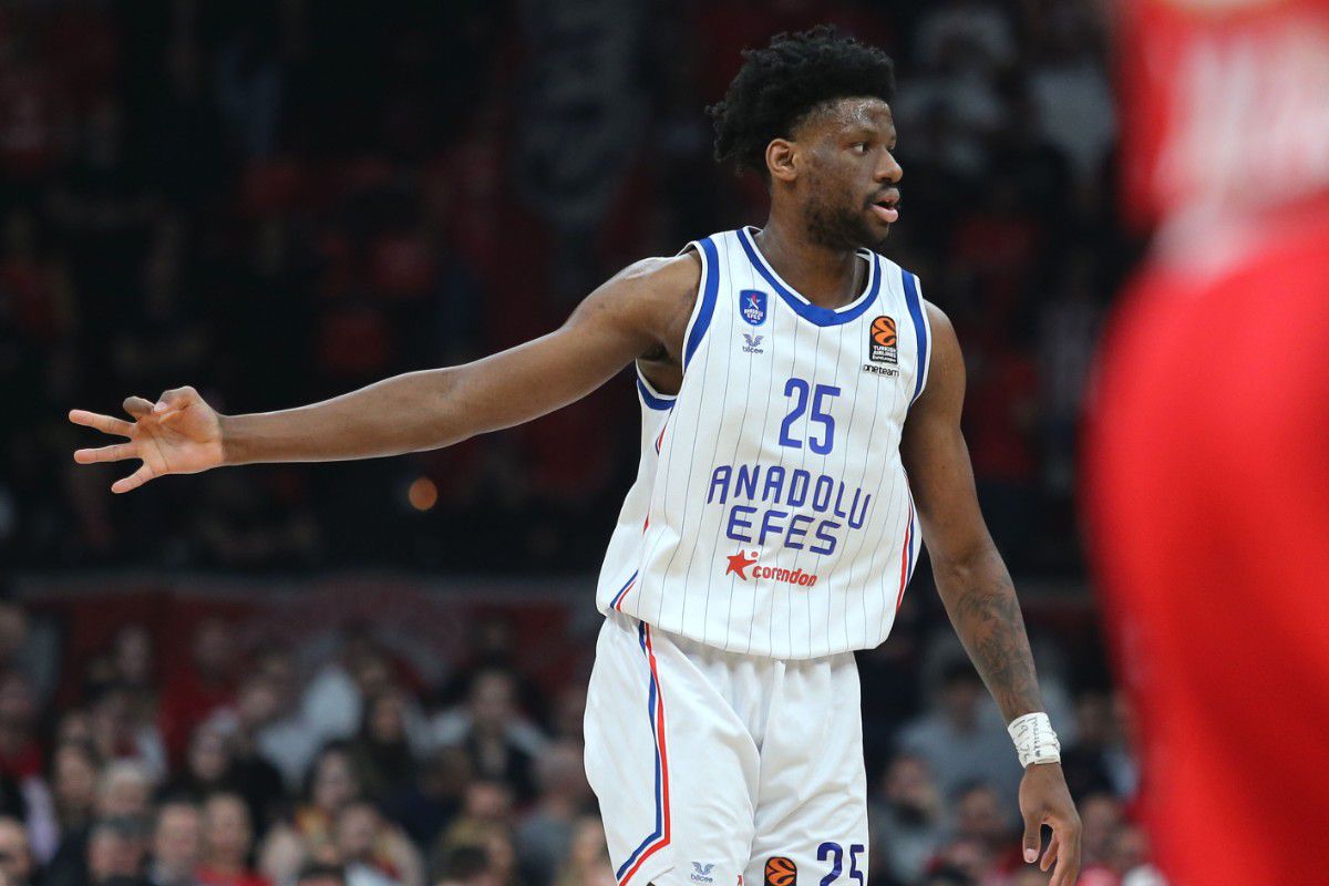 «Προσφέρει διετές συμβόλαιο στον Οτούρου ο Ολυμπιακός»