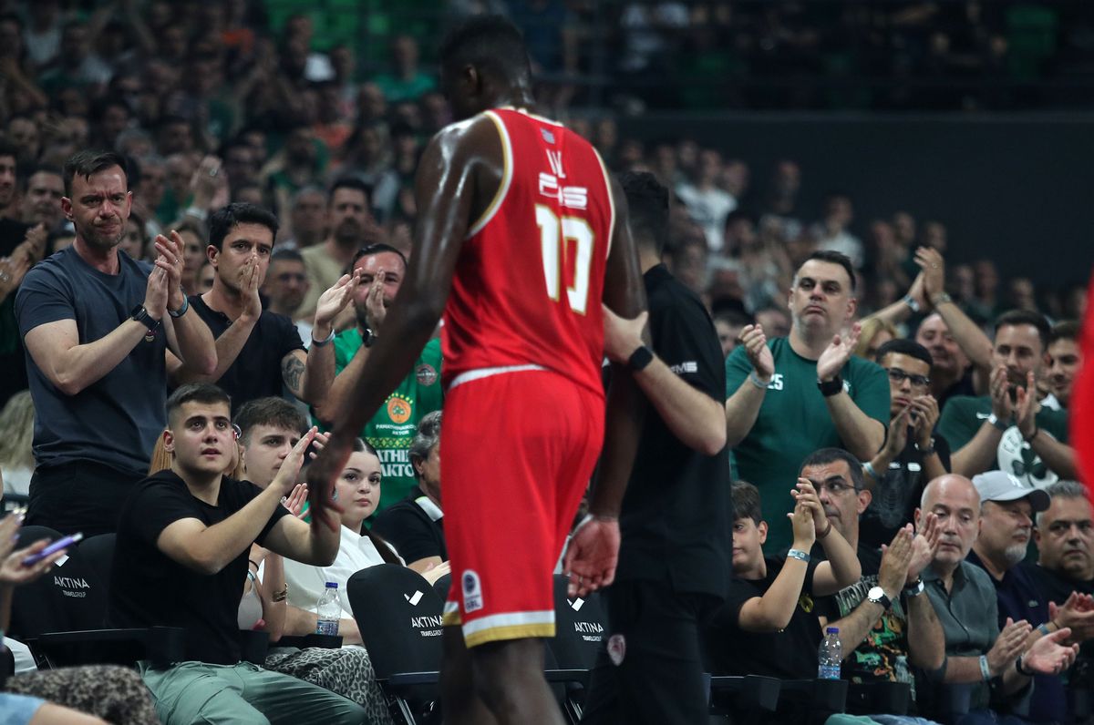 Φόβοι για σοβαρό τραυματισμό του Φαλ