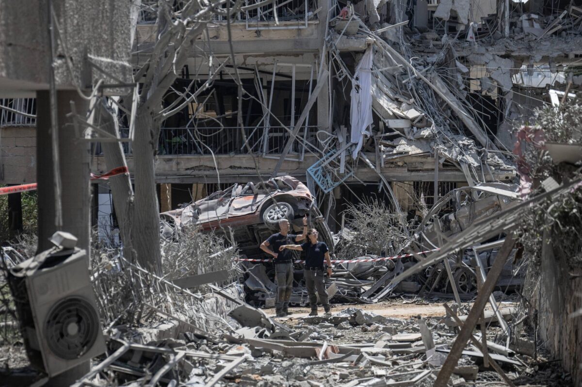 Η εμπόλεμη κατάσταση στο Ισραήλ τινάζει στον «αέρα» συμβόλαια και δημιουργεί ευκαιρίες για τους ευρωπαϊκούς συλλόγους