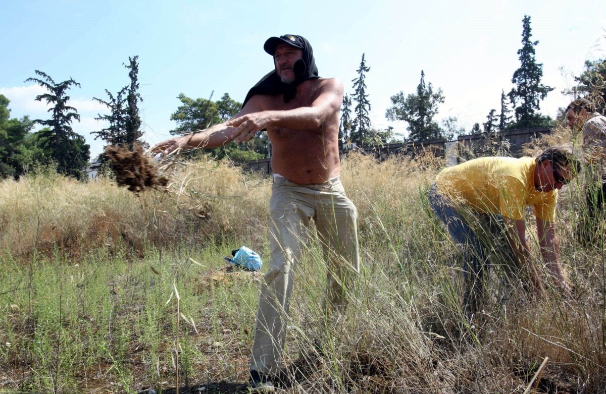 Ακούραστα πόδια, ένα δωμάτιο ο κόσμος όλος και ΑΕΚάρα δεν με νοιάζει…