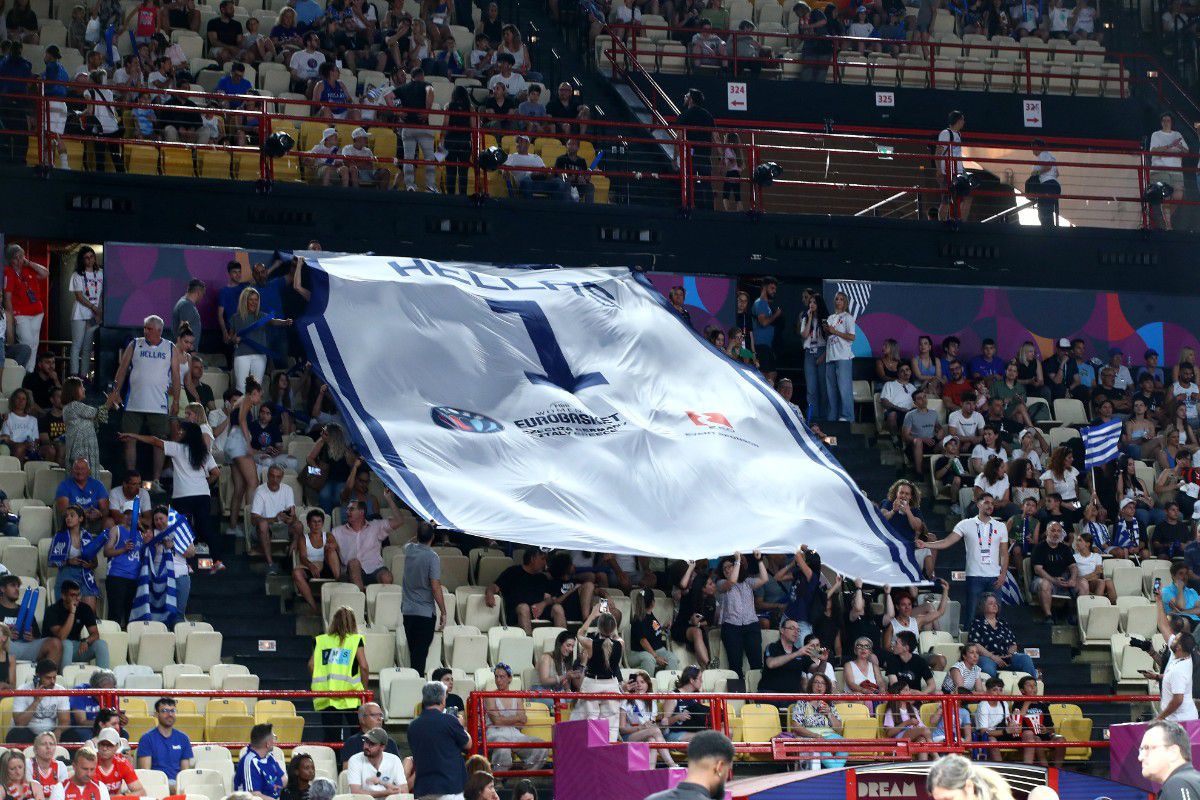 Ο κόσμος δίπλα στην Εθνική – Περίπου 7 χιλιάδες φίλαθλοι στο ΣΕΦ για την πρεμιέρα του Ευρωμπάσκετ