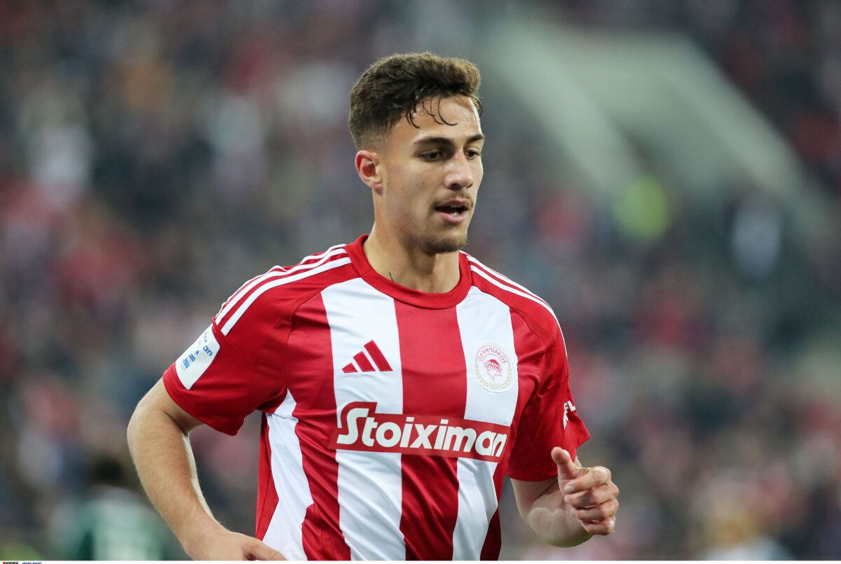 Κωστούλας με τη φανέλα του Ολυμπιακού