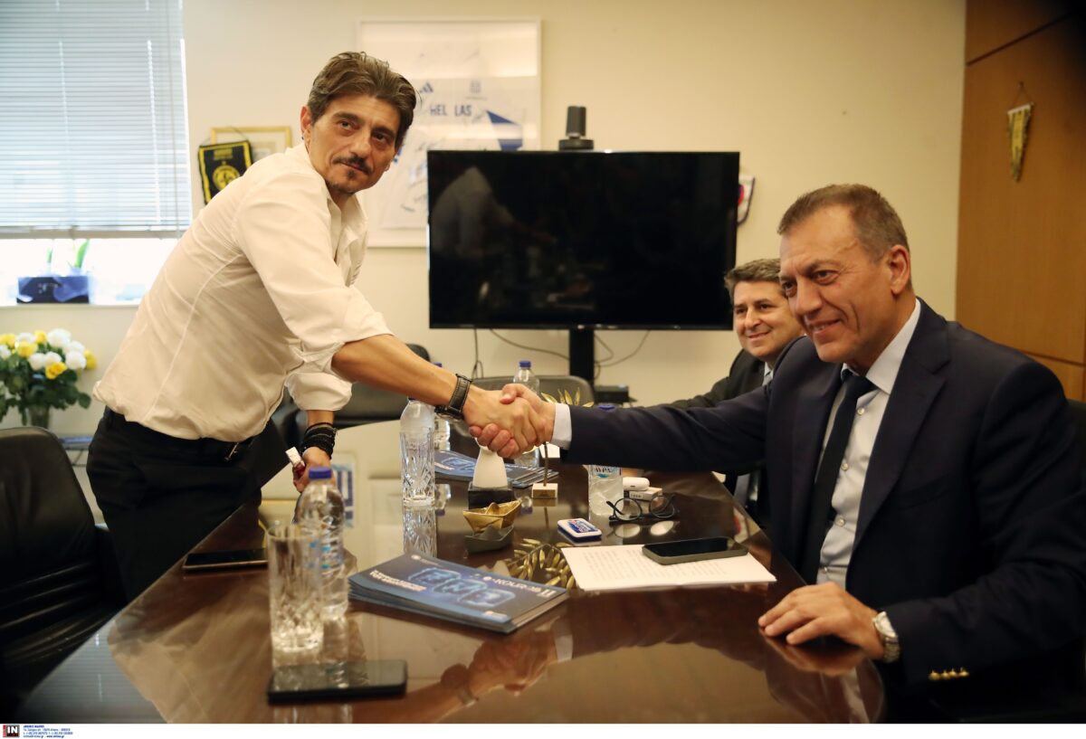 Οι πρώτες φωτογραφίες μέσα από το Υπουργείο μεταξύ Γιαννακόπουλου – Βρούτση (pics)