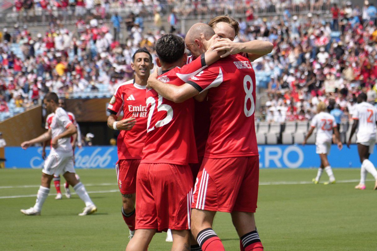 Η Μπενφίκα «λύγισε» την Μπάγερν και πέρασε παρέα με τους Βαυαρούς στους «16»