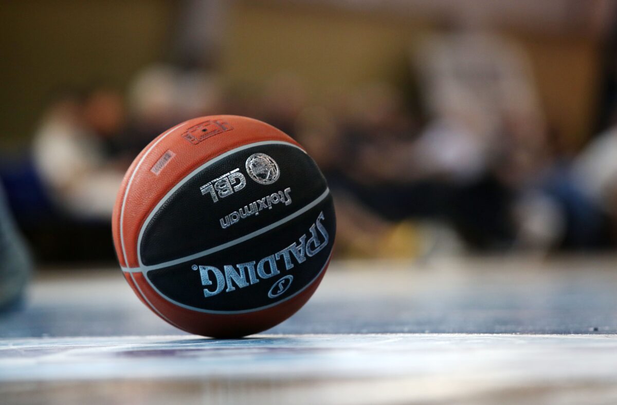 «Σκέψεις της κυβέρνησης για διατάξεις που αφορούν τη ρητορική μίσους, τα συνθήματα και τη διαιτησία» (vid)