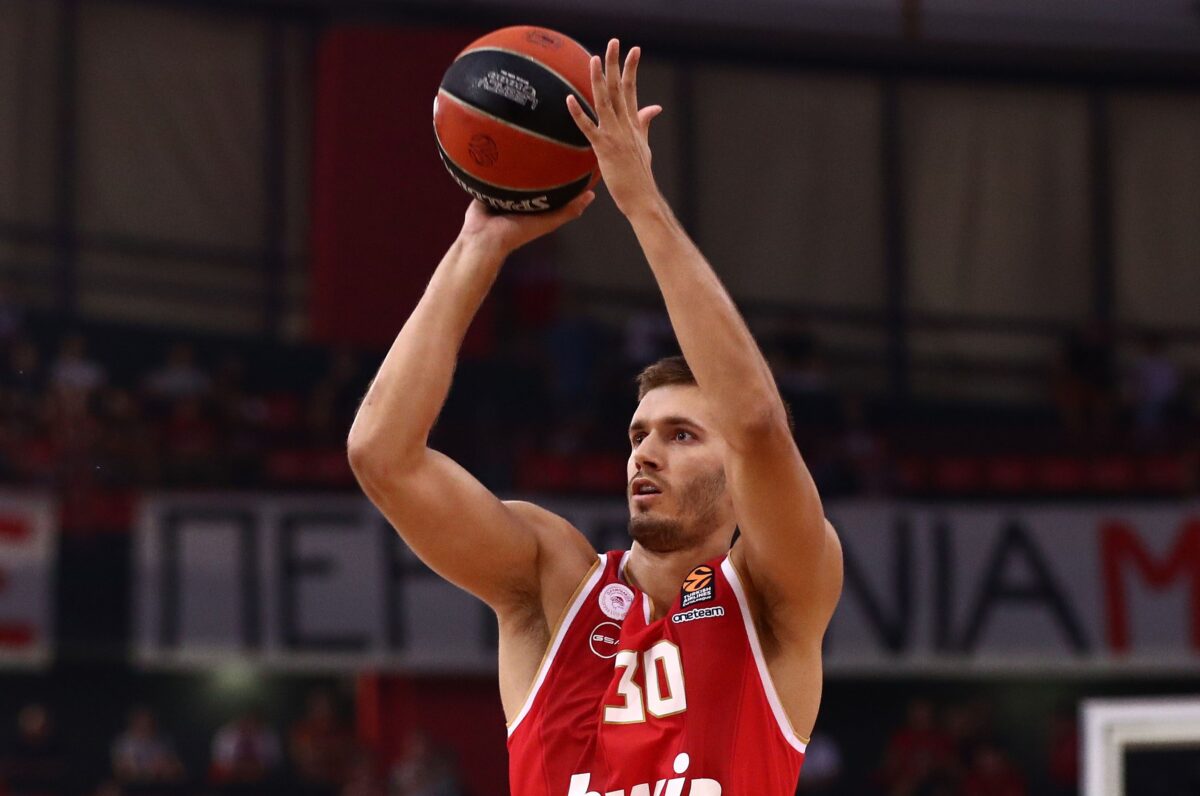 Ανατροπή δεδομένων με Πετρούσεφ: Προς παραμονή στον Ολυμπιακό ο Σέρβος