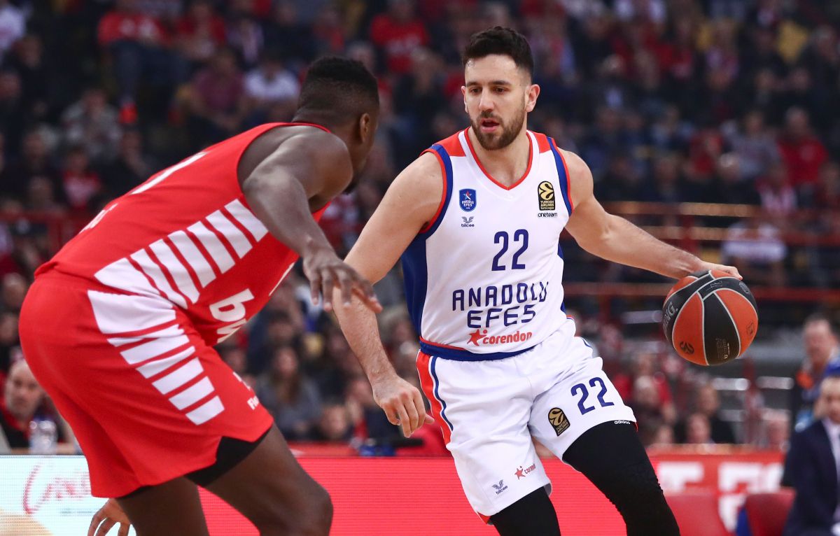 Βασίλιε Μίτσιτς: Ο Ολυμπιακός και οι υπόλοιποι μνηστήρες