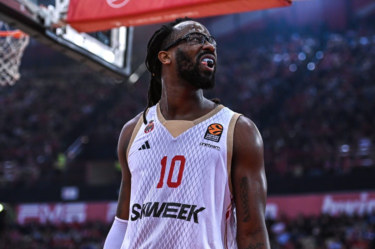 Μπράουν: «Μπορώ να μαρκάρω τον Βεζένκοφ όλη νύχτα, αυτός δεν μπορεί να μαρκάρει εμένα» (vid)