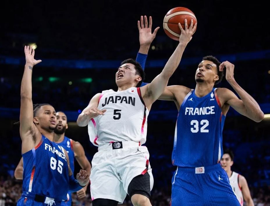 Οι Μπουλς υπέγραψαν τον πιο κοντό παίκτη του NBA – Είχε γράψει ιστορία στο Παγκόσμιο Κύπελλο το 2023