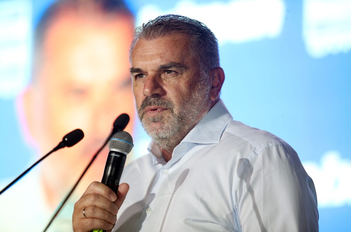 Ο Ποστέκογλου βραβεύτηκε από τη Super League – «Θέλω να σας κάνω περήφανους»