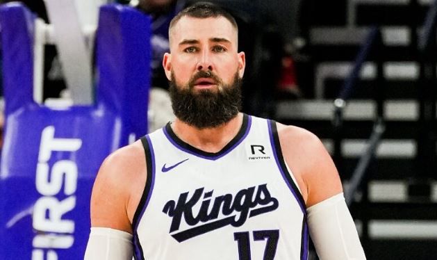 Έντι Τζόνσον για Βαλαντσιούνας: «Να παίζεις οκτώ λεπτά ανά παιχνίδι και να έχεις τους οπαδούς του Γιόκιτς να σε κατηγορούν»