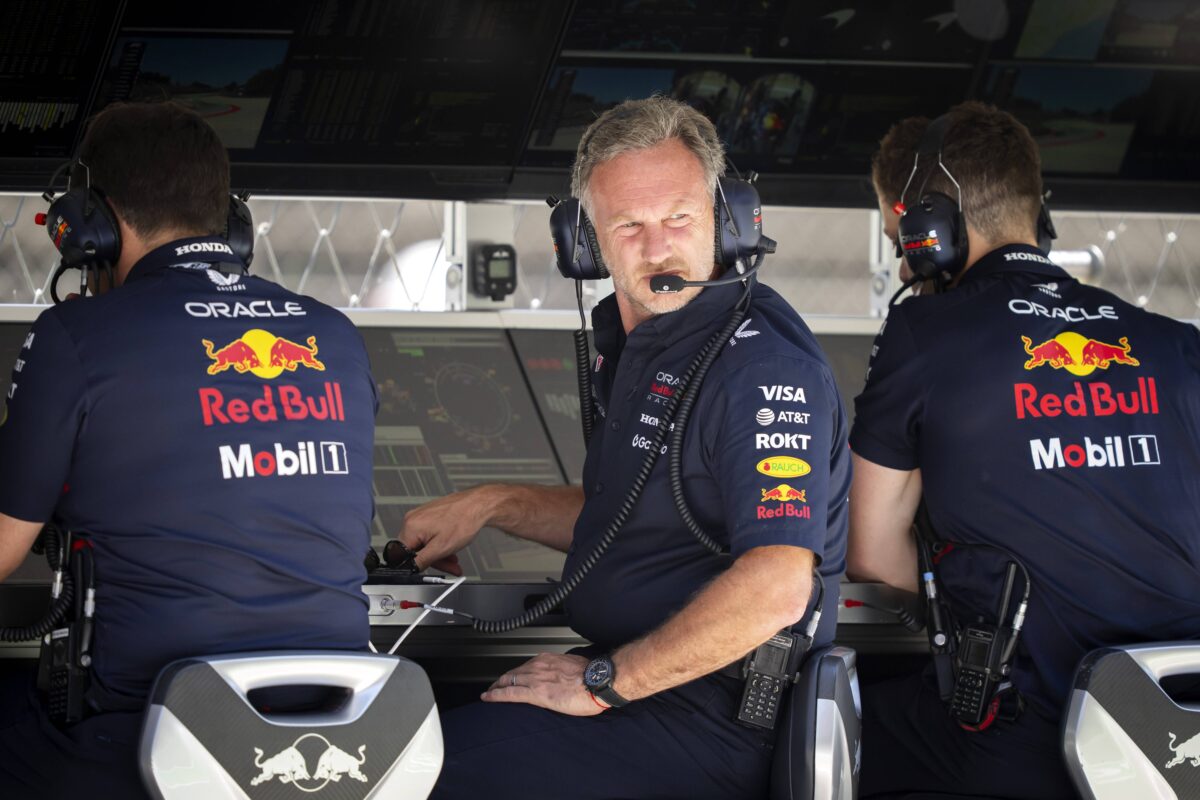 Ο Χόρνερ αποχωρεί από τη Red Bull πριν «σπάσει» το ρεκόρ του Ρον Ντένις
