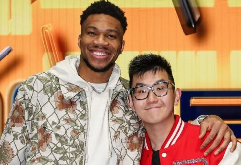 Η ανάρτηση του Αντετοκούνμπο για τον Σιάο και τον Άρη (pic)