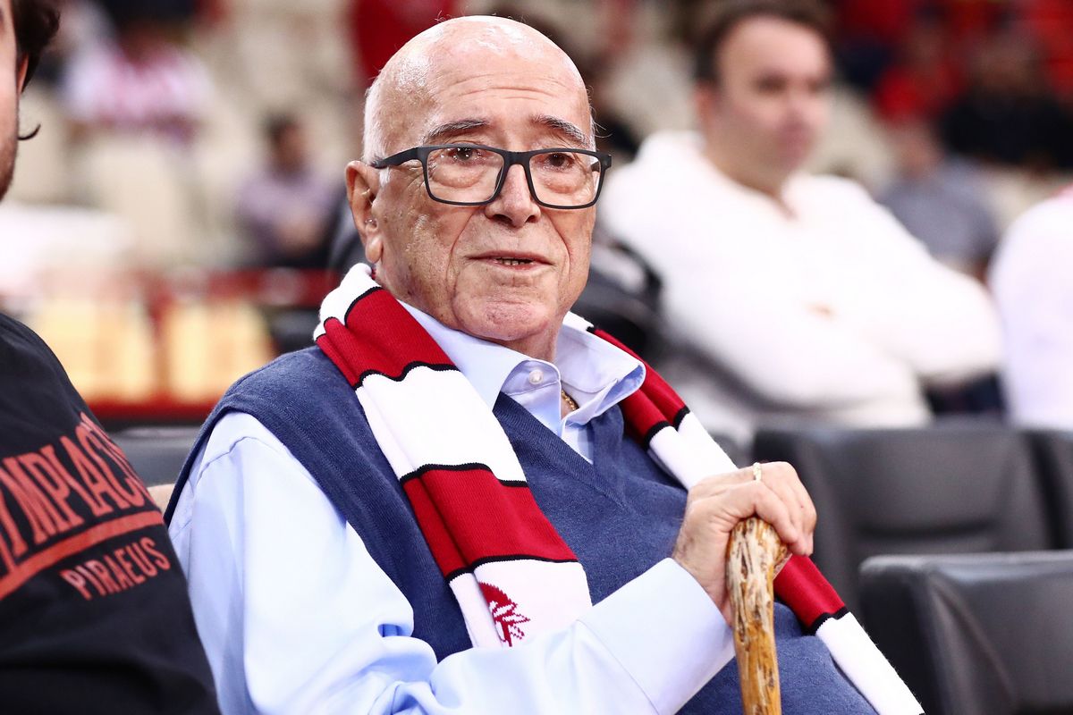 Ολυμπιακός: Το προφίλ της οικογένειας Τσάκου που μπαίνει στην ΚΑΕ