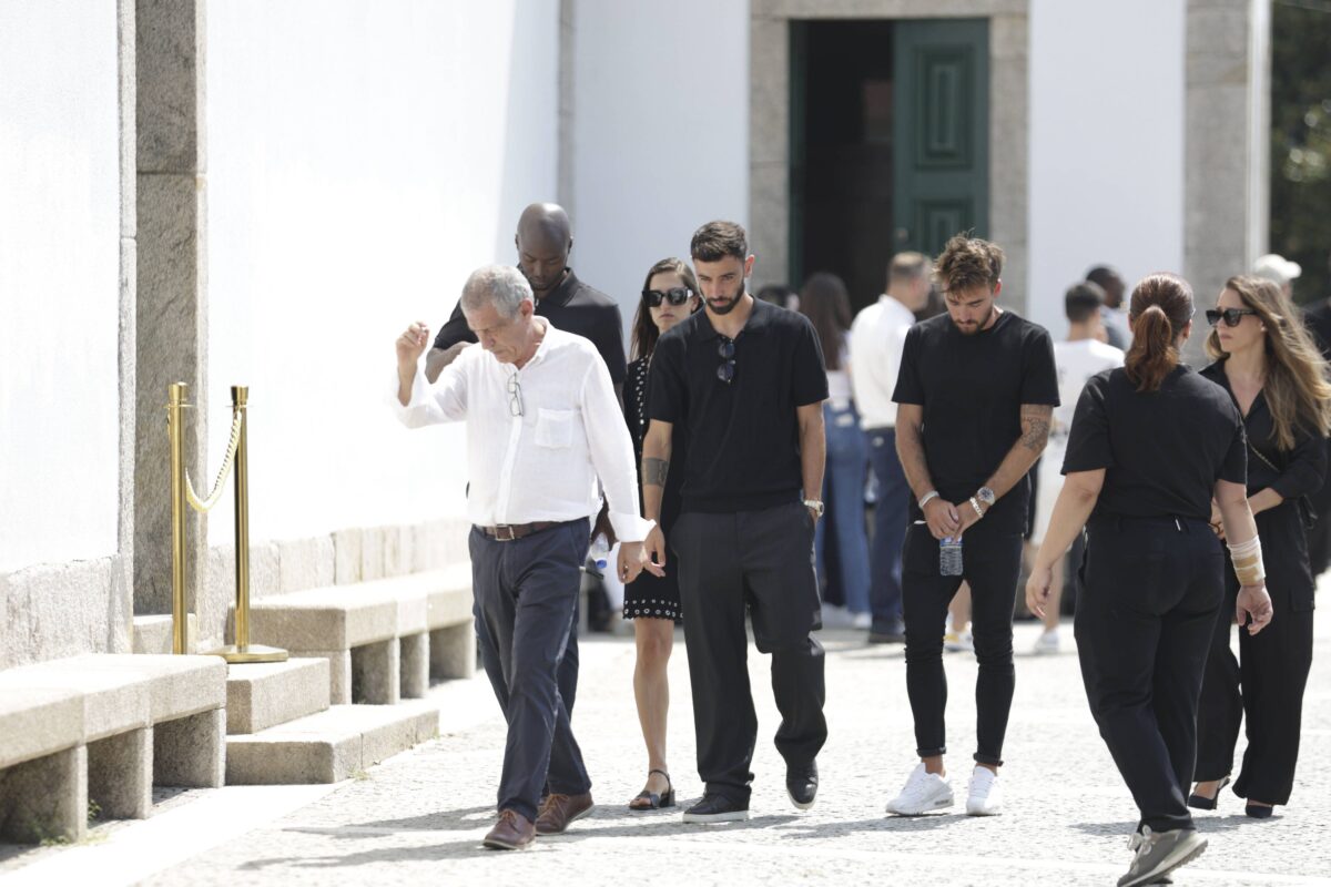 Επιπλέον άδεια από τη Γιουνάιτεντ στους Φερνάντες και Νταλό λόγω του θανάτου του Ζότα