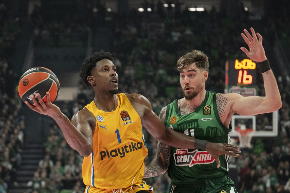 Ο Χόαρντ παραμένει στη Μακάμπι έως το 2028