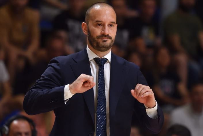 Στα ραντάρ του Άρη ο βοηθός του Ομπράντοβιτς, Μπόγκνταν Κάραϊσιτς