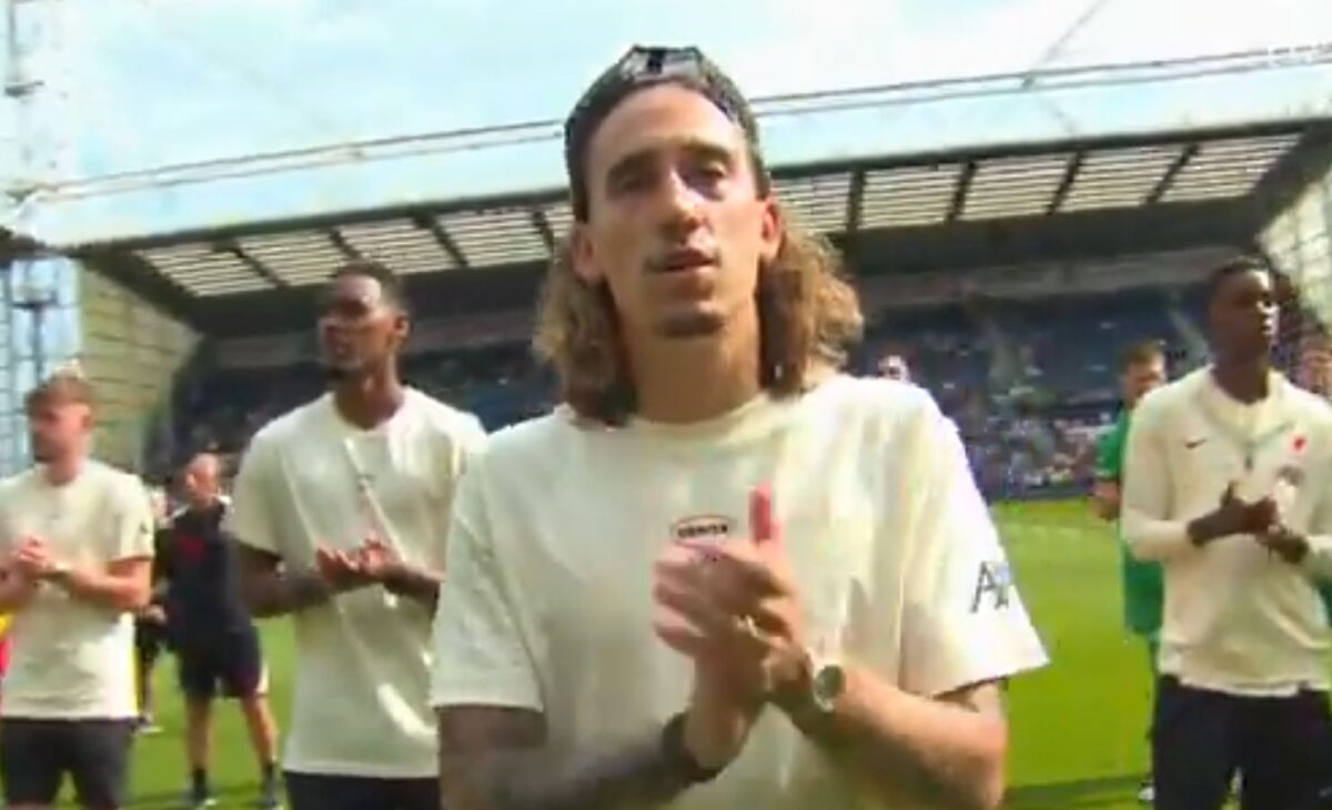 Ο Τσιμίκας τραγούδησε για τον Ζότα μαζί με τους οπαδούς της Λίβερπουλ (vid)