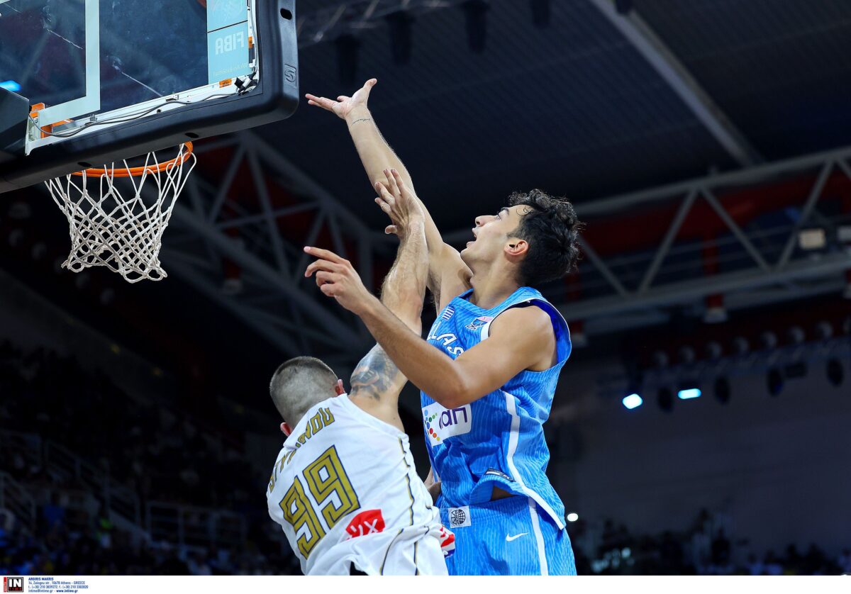 Το φατούρο στον Σαμοντούροφ απο τους συμπαίκτες του