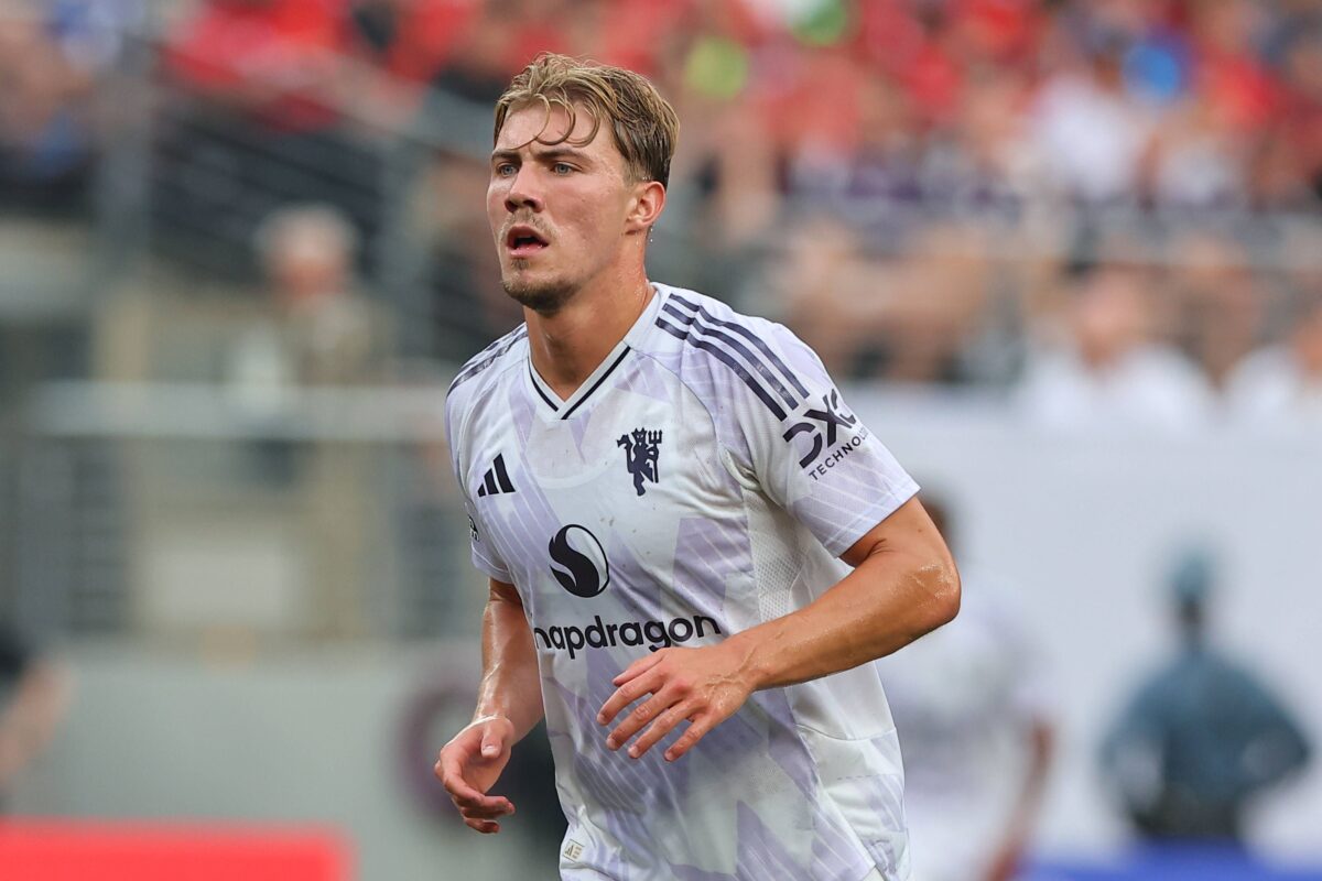 Πετάει για Ιταλία ο Χόιλουντ για να ολοκληρώσει την μεταγραφή του στη Νάπολι