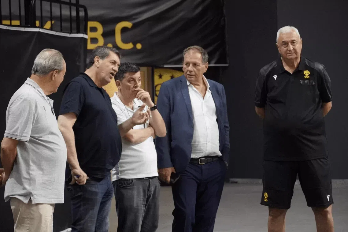 Υπό το βλέμμα του Μάκη Αγγελόπουλου η «πρώτη» της ΑΕΚ