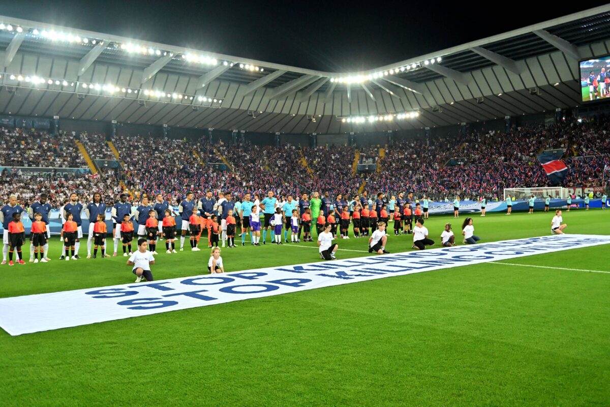 Το αντιπολεμικό «μήνυμα» της UEFA πριν το Παρί Σεν Ζερμέν-Τότεναμ:  «Σταματήστε να σκοτώνετε παιδιά» (pic-vid)