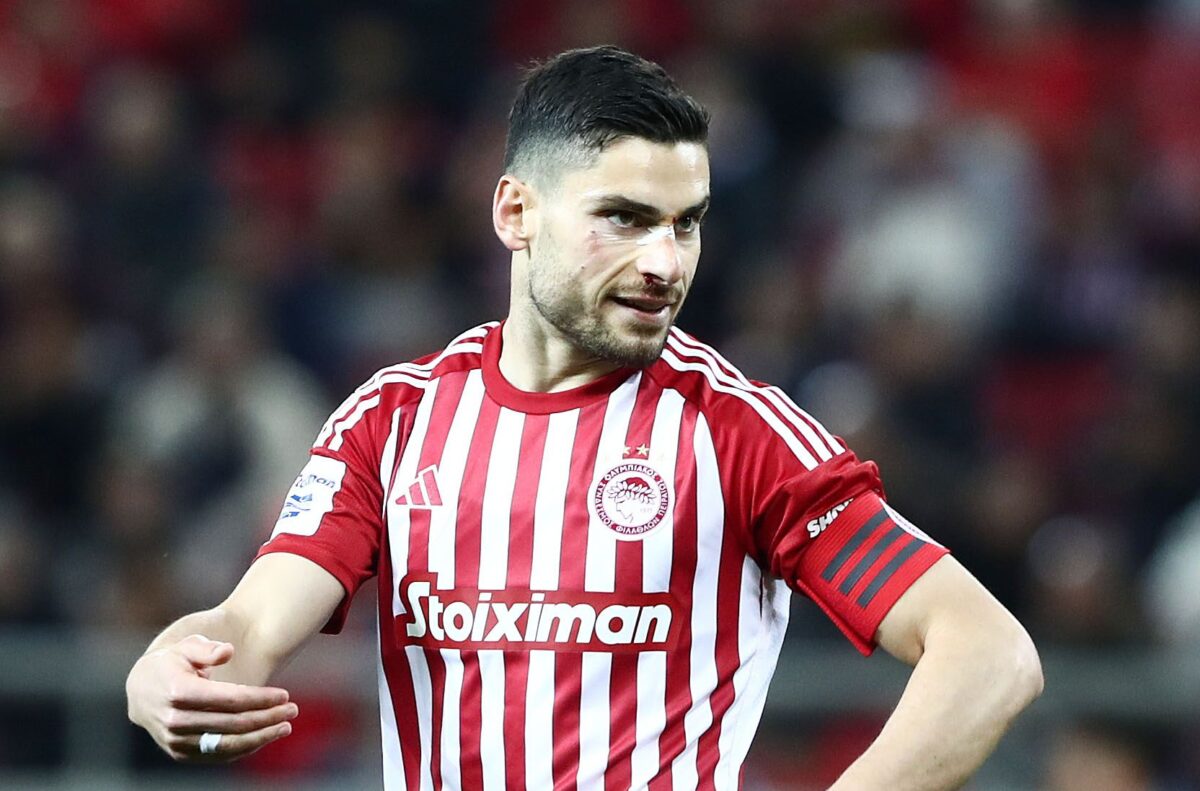 Γιώργος Μασούρας με τη φανέλα του Ολυμπιακού