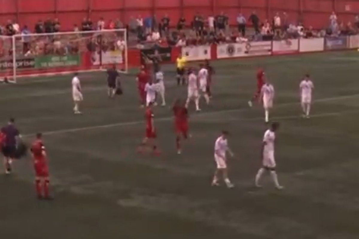 Παίκτης της Μάντσεστερ Γιουνάιτεντ Κ21 κατέρρευσε στον αγωνιστικό χώρο (vid)