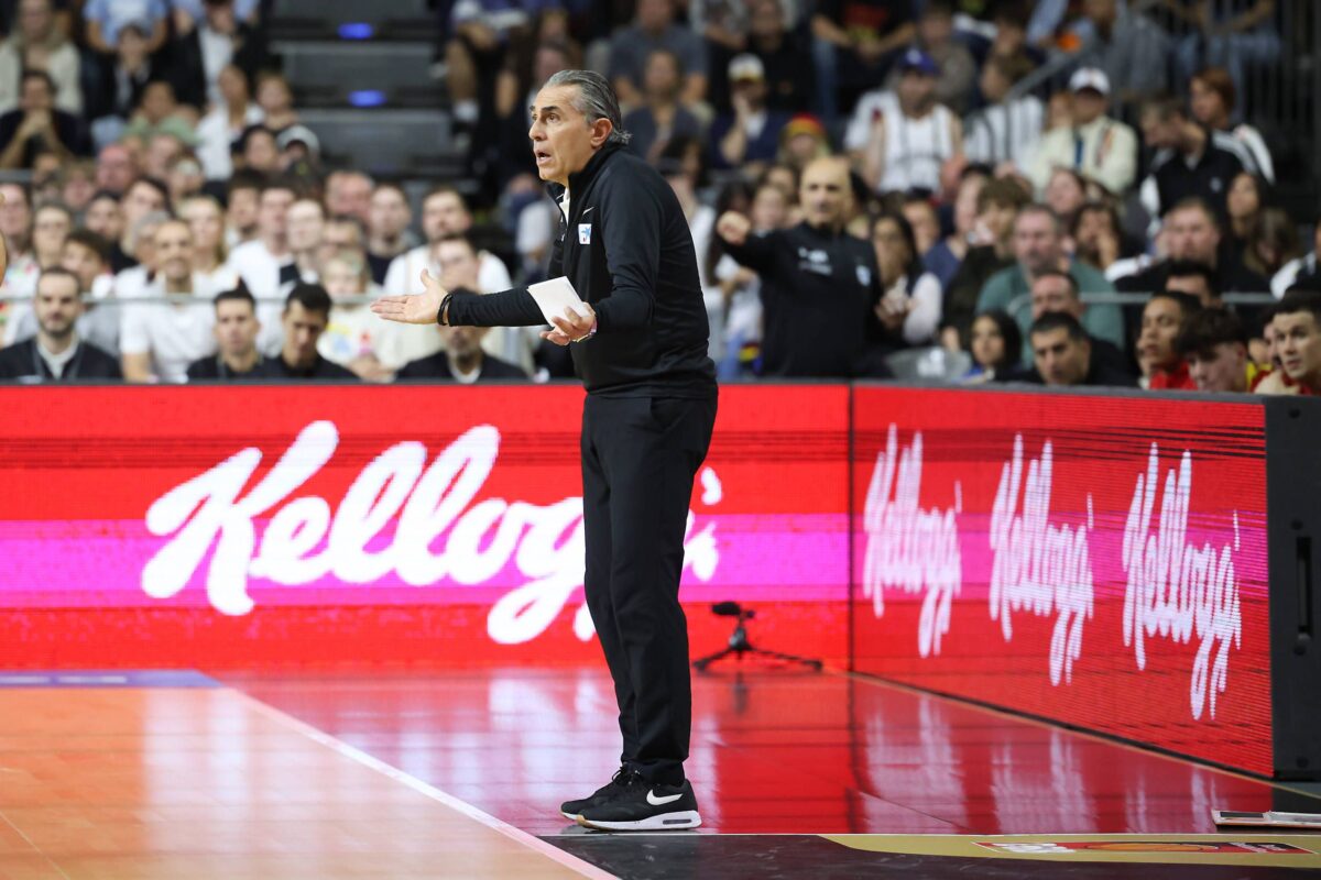 Έξαλλος ο Σκαριόλο με τη FIBA ​​​​για έλεγχο ντόπινγκ σε παίκτη του: «Είναι εξαιρετικά ασεβές, όταν…»