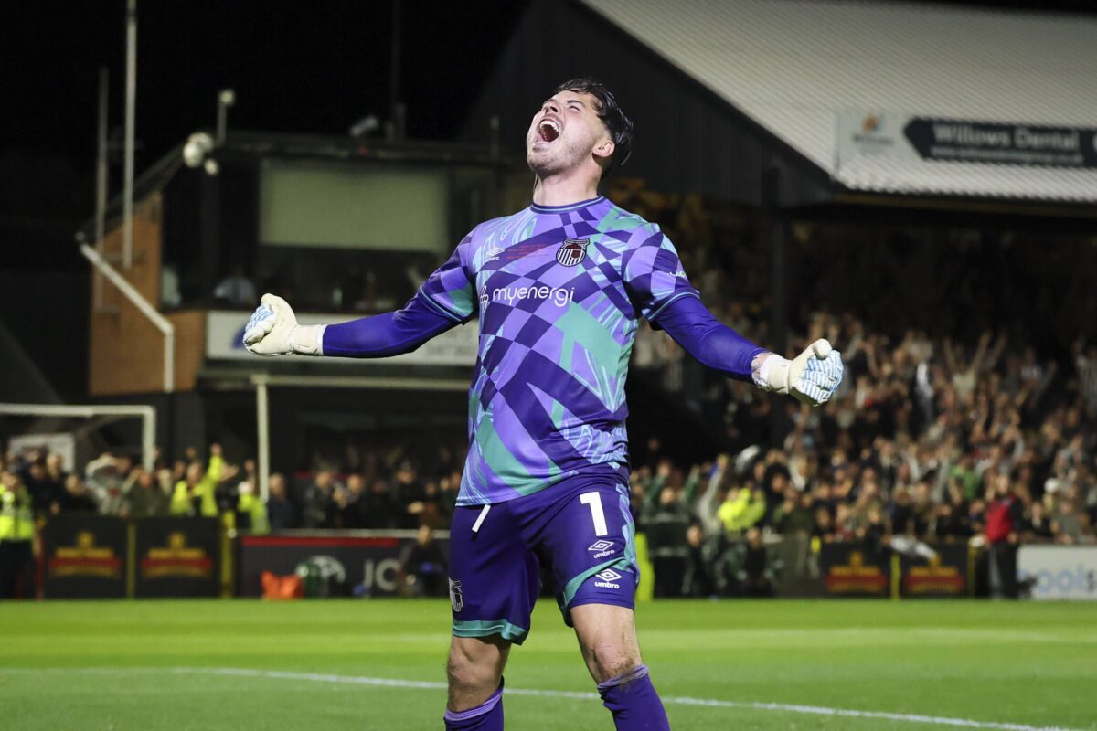 Γκρίμσμπι: Το ετήσιο μπάτζετ της είναι όσο το εβδομαδιαίο των παικτών της Γιουνάιτεντ