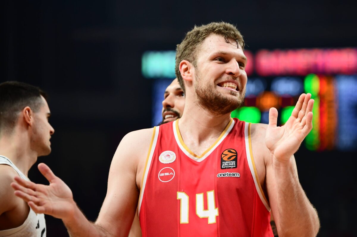 Βεζένκοφ: «Η Euroleague είναι μαραθώνιος – Καλή επιτυχία στην Εθνική» – Τι είπε για την συμμετοχή του στο πρώτο ματς της σεζόν (vid)