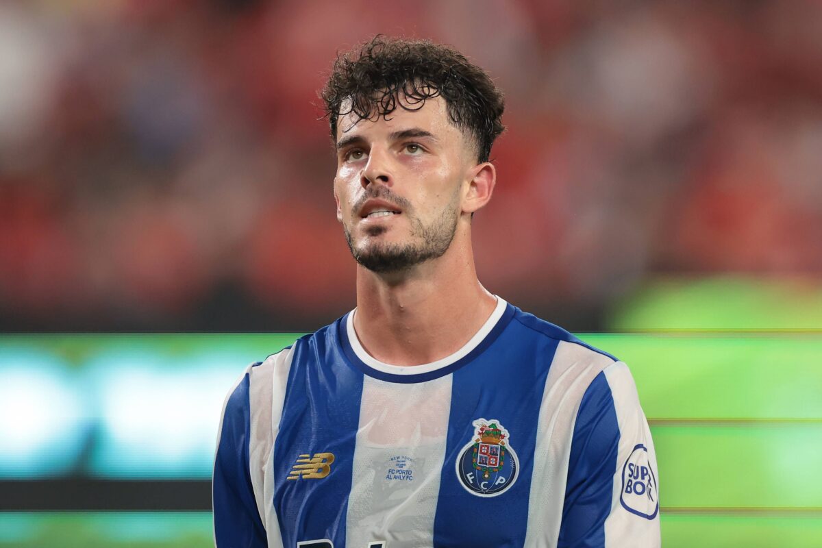 «Ο Ολυμπιακός βρίσκεται σε διαπραγματεύσεις με την Πόρτο για τον Ζε Πέδρο»