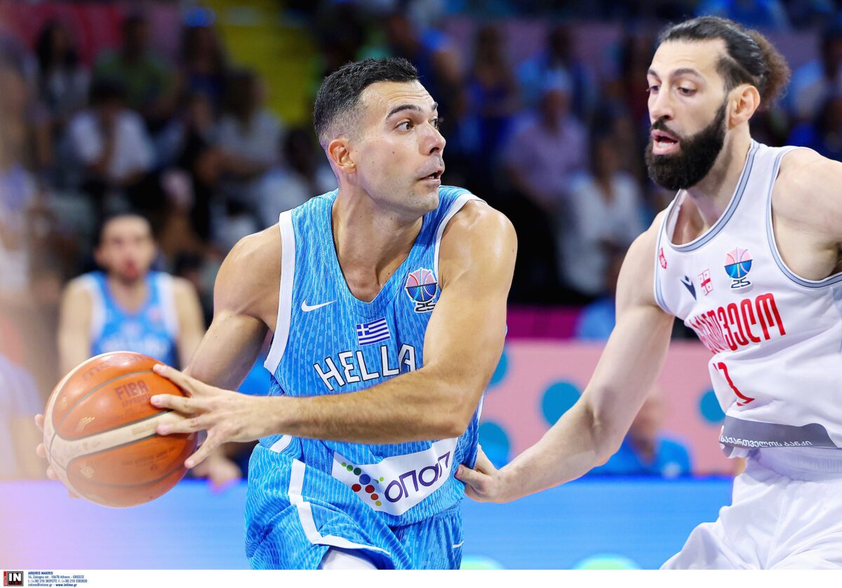 Μαγική πάσα απο τον Σλούκα, χωρίς να κοιτάει (vid)