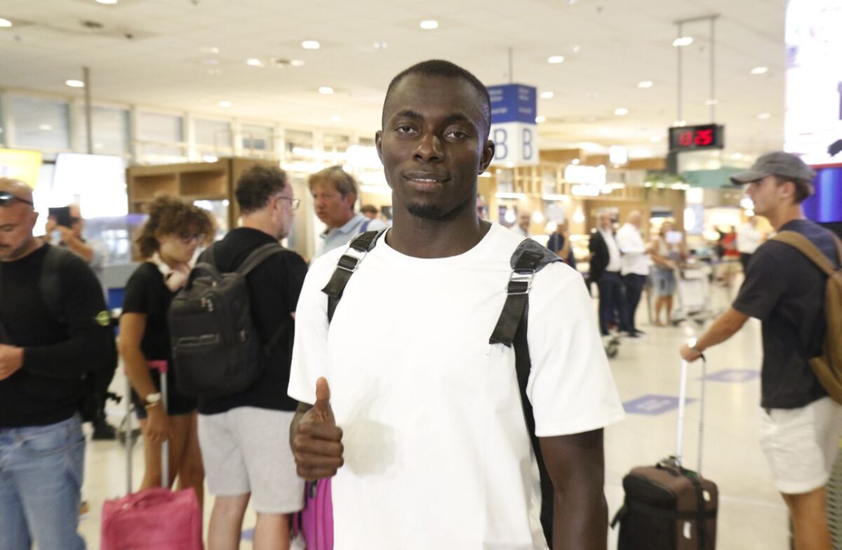 Στην Αθήνα ο Μανέ για τον Ολυμπιακό – «Θα είναι ένα μεγάλο βήμα για εμένα» (vid & gallery)