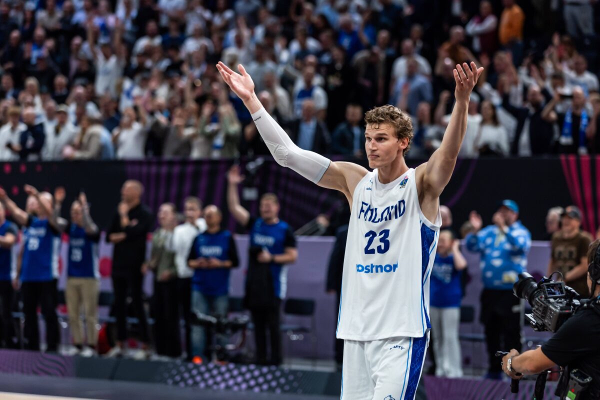 Η μυθική εμφάνιση του Λάουρι Μάρκανεν (vid)