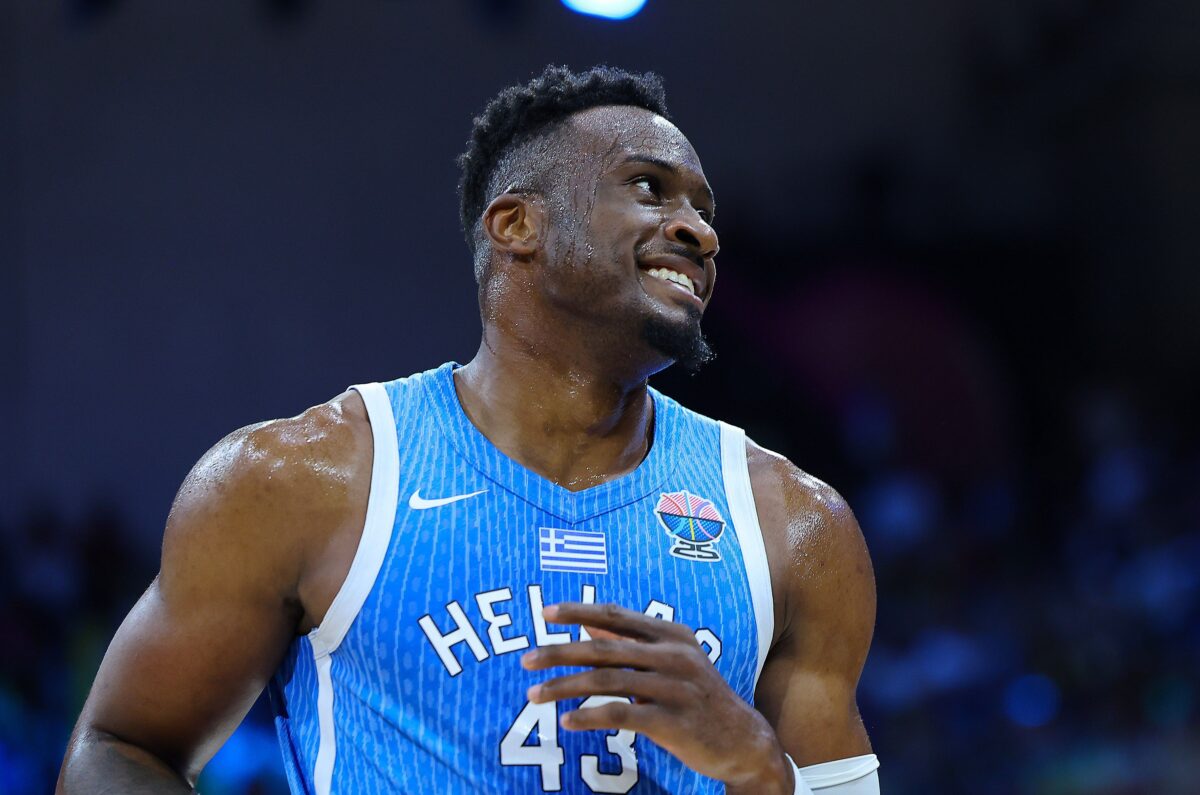 Το αποθεωτικό σύνθημα των φιλάθλων του «Σπ. Κυπριανού» για τον Θανάση Αντετοκούνμπο