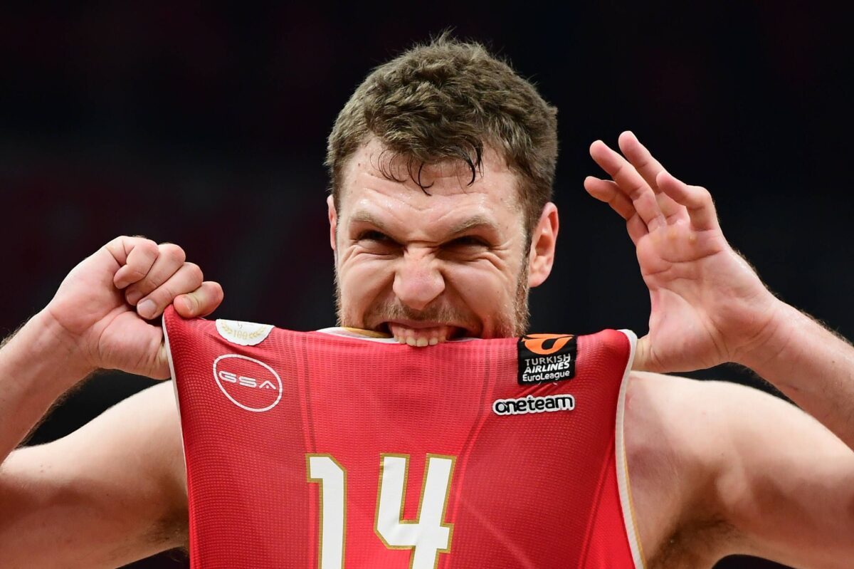 Bεζένκοφ στο Sportal: «Όταν παίζεις σε έναν σύλλογο όπως ο Ολυμπιακός, αυτή είναι η μόνη σου επιλογή…» – Η ατάκα για Σπανούλη και Γιάννη