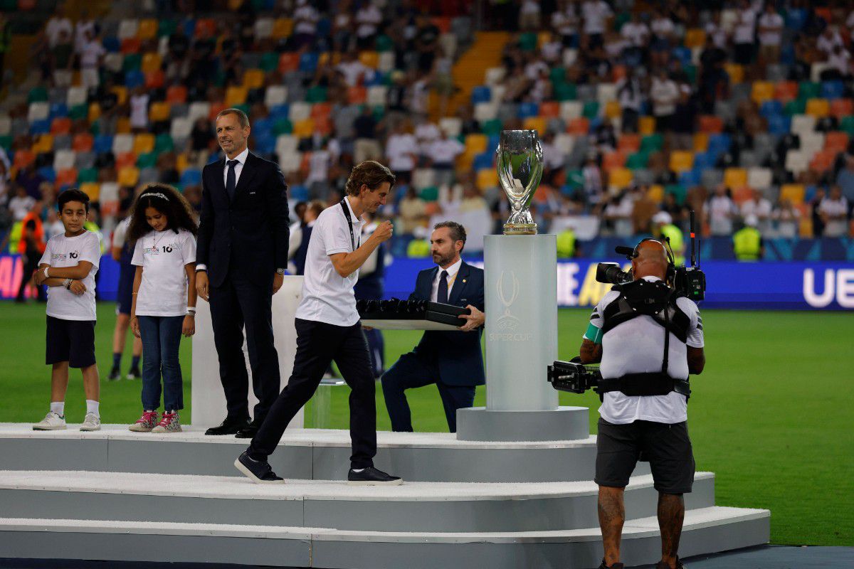 Δύο παιδιά από την Παλαιστίνη συμμετείχαν στην απονομή της Παρί Σεν Ζερμέν